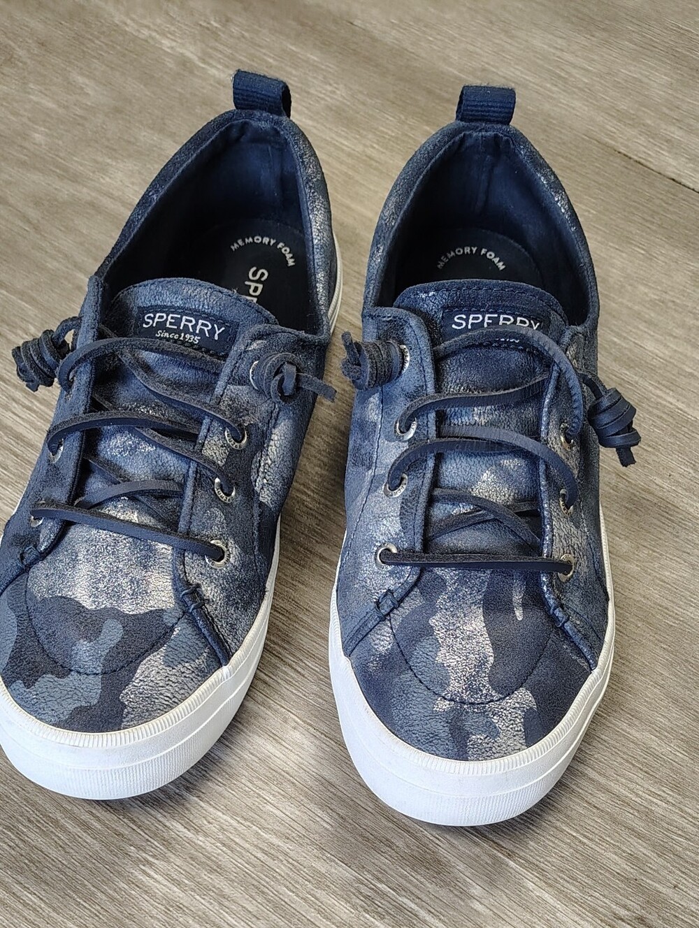 Sperry Women's 8.5 Navy Blue & Silver Metallic Camo TopSider Sneakers Like New